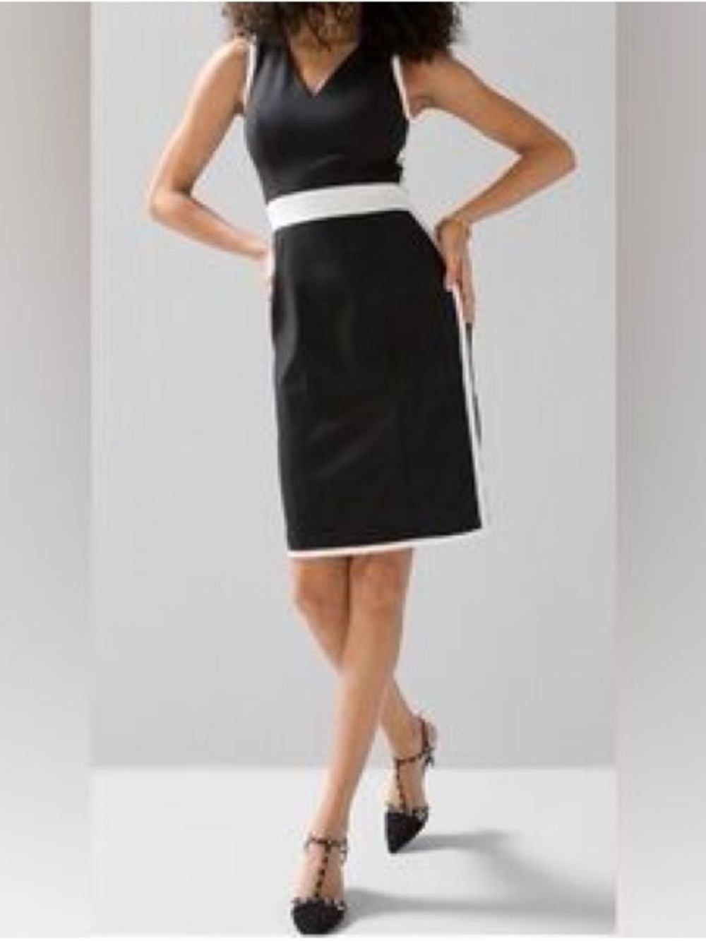 WHBM Black and White Sleeveless Cocktail Sheath Dress